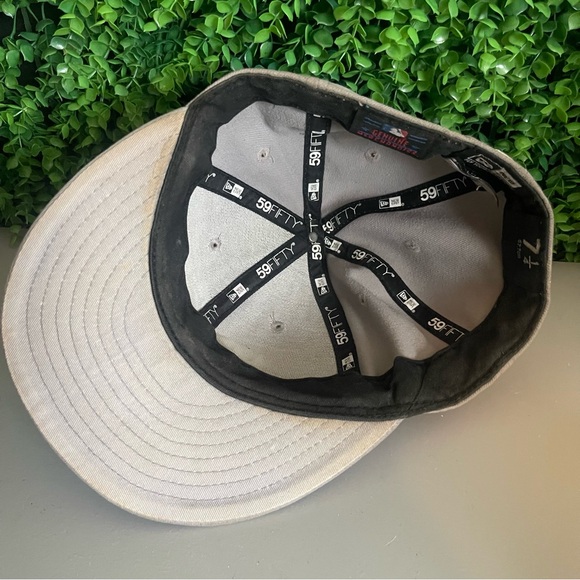 New Era Yankees 59Fifty Grey Basic Snapback Cap 7 1/4 - Picture 15 of 16